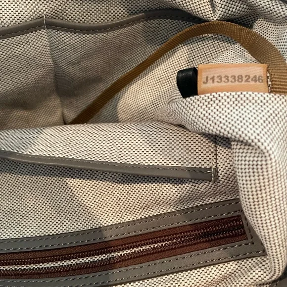 ❤️Dooney and Bourke EUC tote bag. - Picture 4 of 16